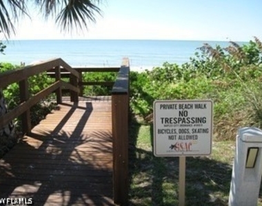 4451 Gulf Shore Boulevard N - Photo Thumbnail 2