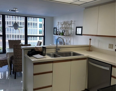 4451 Gulf Shore Boulevard N - Photo Thumbnail 12