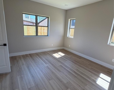2623 Liguria Street - Photo Thumbnail 11
