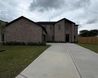 2623 Liguria Street - Photo Thumbnail 2