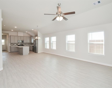 7402 Sunlit Harbor Dr - Photo Thumbnail 20