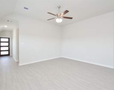 7402 Sunlit Harbor Dr - Photo Thumbnail 19