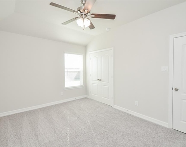 7402 Sunlit Harbor Dr - Photo Thumbnail 31