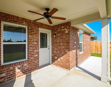 7402 Sunlit Harbor Dr - Photo Thumbnail 28
