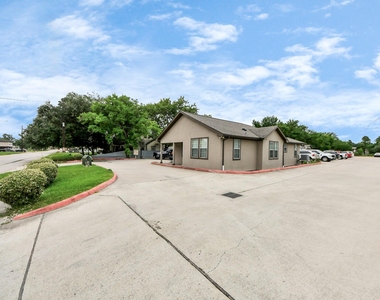 706 Harris Avenue - Photo Thumbnail 18