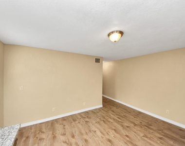 706 Harris Avenue - Photo Thumbnail 7