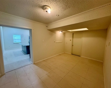 1443 Willow Rock Road - Photo Thumbnail 6