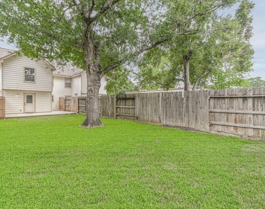 213 Foster Street - Photo Thumbnail 21