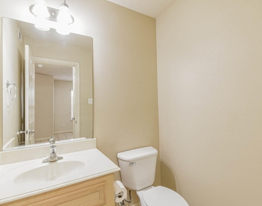 213 Foster Street - Photo Thumbnail 6