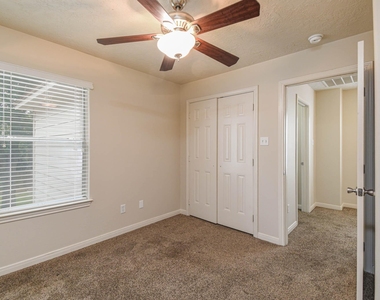 213 Foster Street - Photo Thumbnail 11