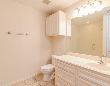 213 Foster Street - Photo Thumbnail 13