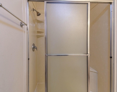 213 Foster Street - Photo Thumbnail 16