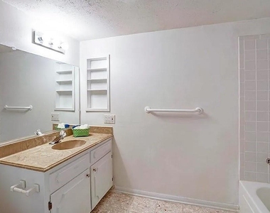 5215 Arboles Drive - Photo Thumbnail 3