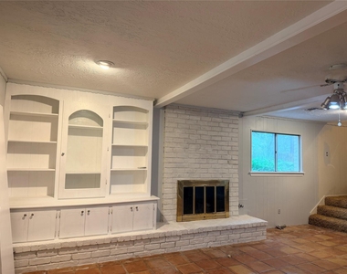 2314 Roman Forest Boulevard - Photo Thumbnail 2