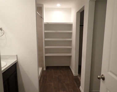 14986 Cypress Hollow Drive - Photo Thumbnail 4