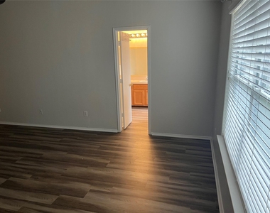 1907 Cold River Drive - Photo Thumbnail 20