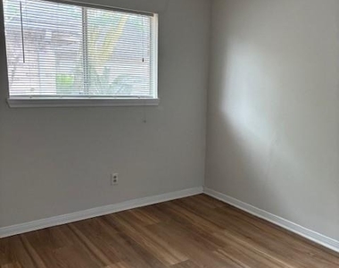 3303 Westwick Drive - Photo Thumbnail 6