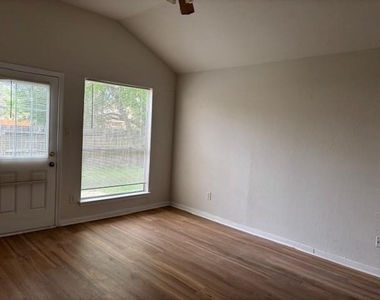 3303 Westwick Drive - Photo Thumbnail 8