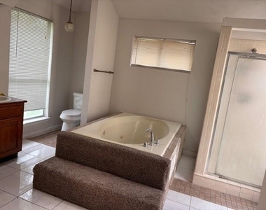 3303 Westwick Drive - Photo Thumbnail 5