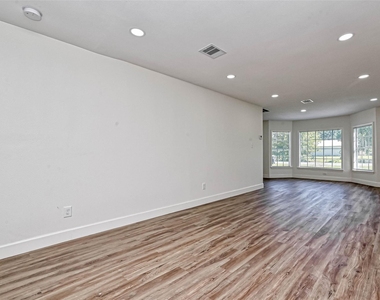 5609 Denmark Street - Photo Thumbnail 4