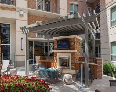 2724 Kipling Street - Photo Thumbnail 5