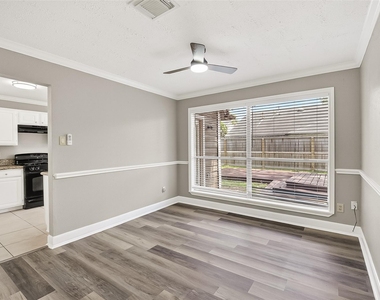 12403 Meadow Ridge Dr - Photo Thumbnail 10