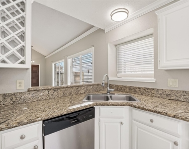 12403 Meadow Ridge Dr - Photo Thumbnail 15