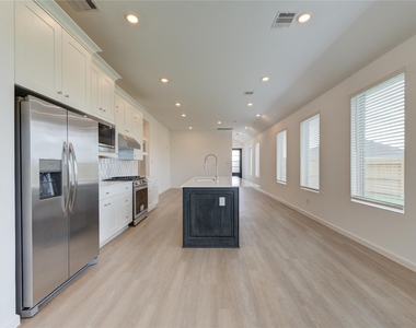 27006 Coco Flower Ln - Photo Thumbnail 22