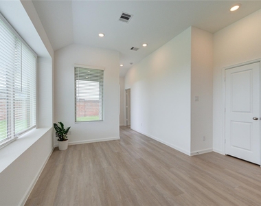 27006 Coco Flower Ln - Photo Thumbnail 28