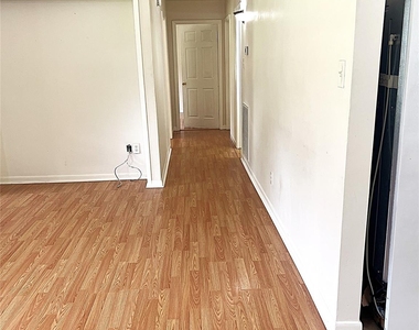 560 Beverly Drive - Photo Thumbnail 8