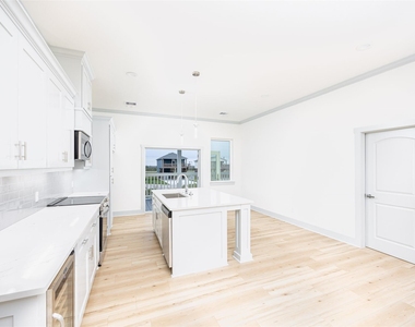 3261 Pirates Cove - Photo Thumbnail 4