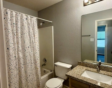 9214 Purston Court - Photo Thumbnail 12