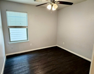 9214 Purston Court - Photo Thumbnail 6