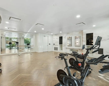 2724 Kipling Street - Photo Thumbnail 10