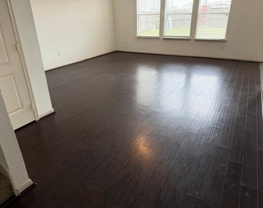 3615 John Hancock Lane - Photo Thumbnail 6