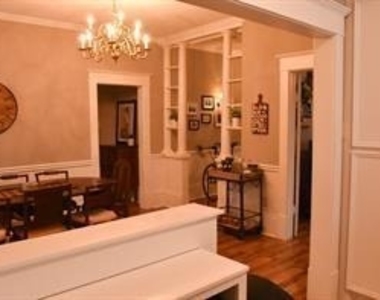 1813 Gentry Street - Photo Thumbnail 7
