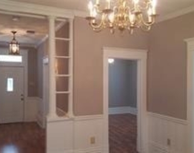 1813 Gentry Street - Photo Thumbnail 10