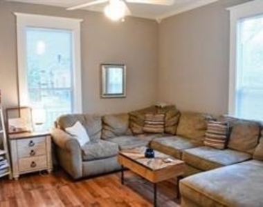 1813 Gentry Street - Photo Thumbnail 5