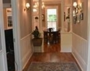 1813 Gentry Street - Photo Thumbnail 9