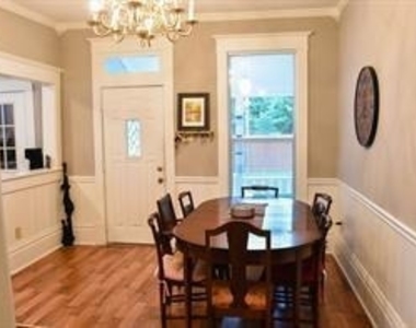 1813 Gentry Street - Photo Thumbnail 6