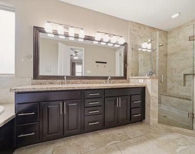 1113 W 18th Street - Photo Thumbnail 12