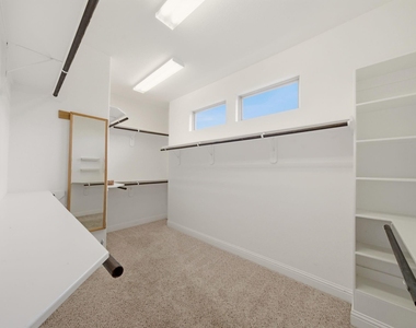 1113 W 18th Street - Photo Thumbnail 11