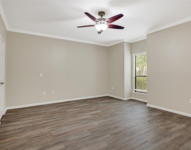 1100 Augusta Drive - Photo Thumbnail 12