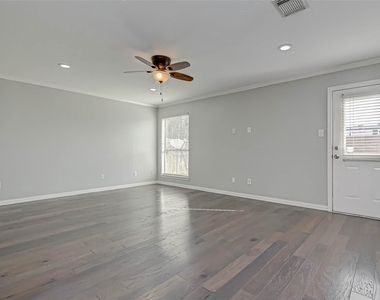 7816 Stoneyway Drive - Photo Thumbnail 10