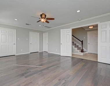 7816 Stoneyway Drive - Photo Thumbnail 8