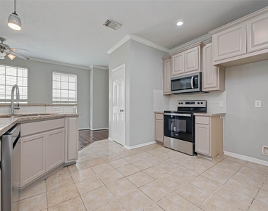 7816 Stoneyway Drive - Photo Thumbnail 21