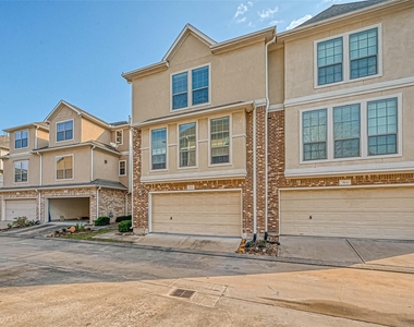 7816 Stoneyway Drive - Photo Thumbnail 3