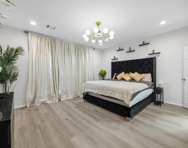 8308 James Franklin Street - Photo Thumbnail 9