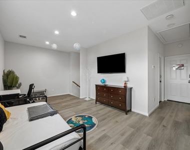 8308 James Franklin Street - Photo Thumbnail 8