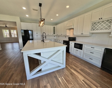 1453 Santa Anna Street Se - Photo Thumbnail 8
